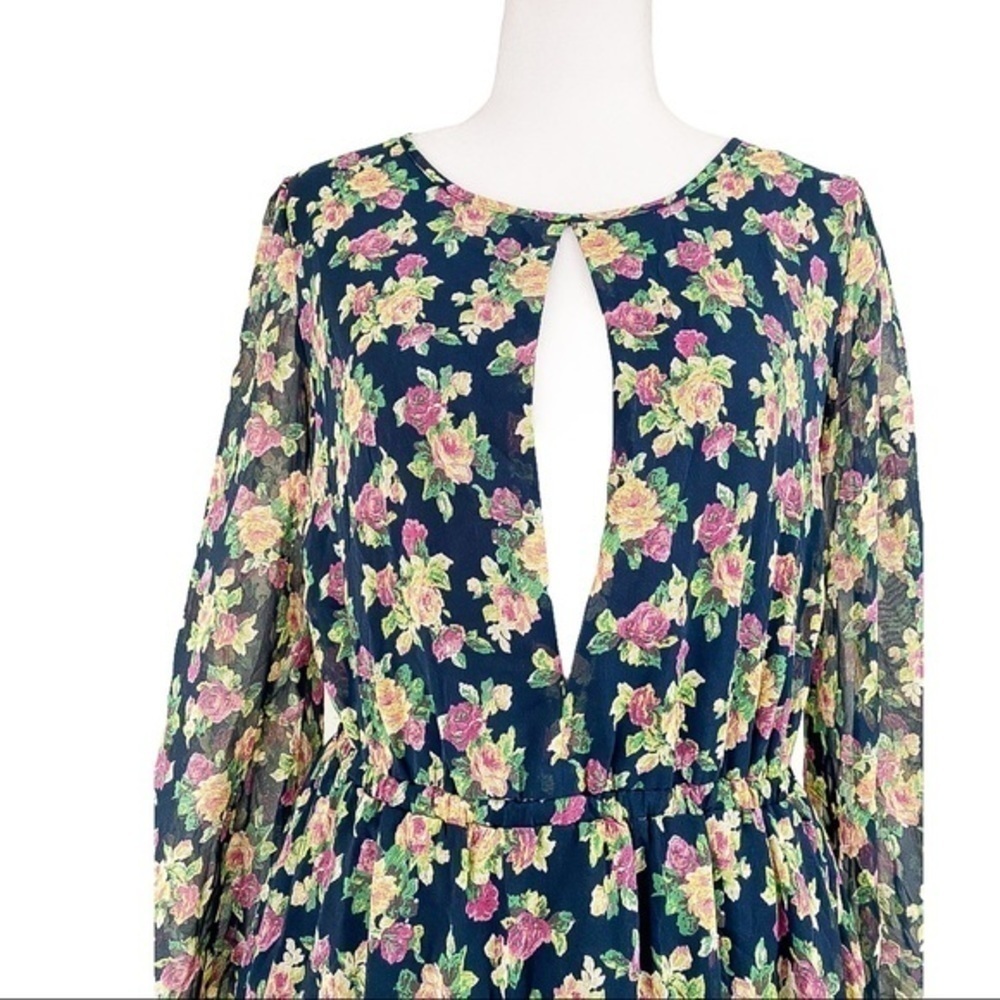 Floral long sleeves front cut Accent dress - Picture 2 of 5